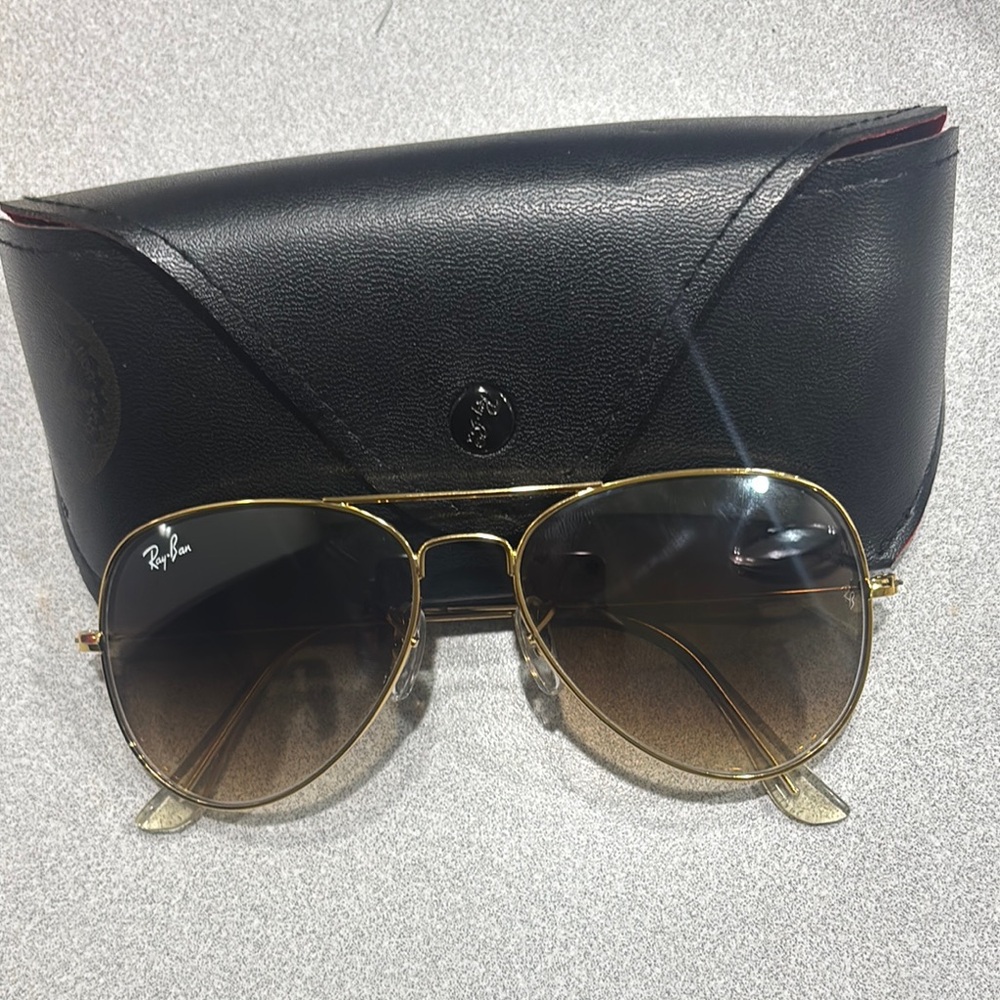 Ray-Ban Gold Aviator Sunglasses